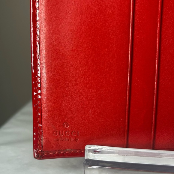 Gucci Red and Silver Wallet with Sleek Metal Accent - Picture 8 of 10